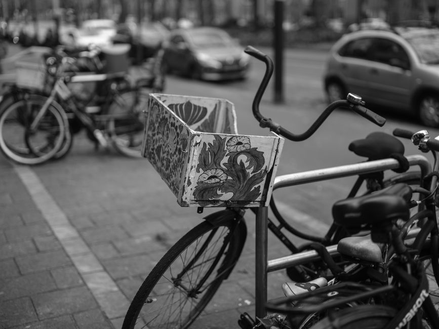 Houten meubels en aardetinten voor savanne sfeer.